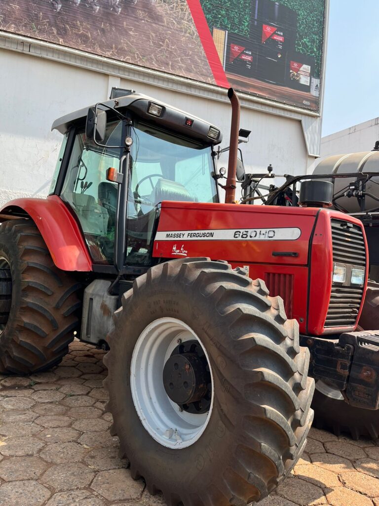 Trator Agricola MF 680