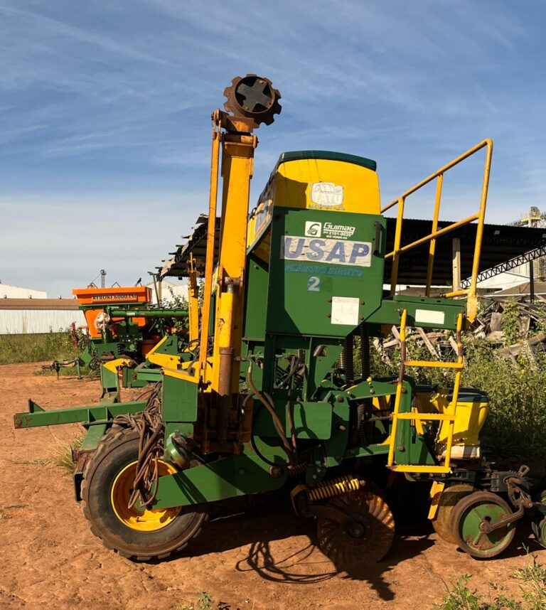 Plantadeira Usap 26 Linhas (Adubo e semente)